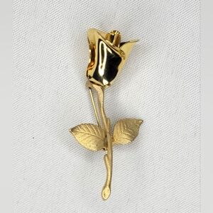 🌹Vintage Gold Tone Rose Brooch •  Rose Flower Pin • Elegant Floral Jewelry